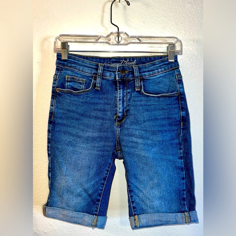 Universal Thread High Rise Bermuda Shorts Size 4/27R